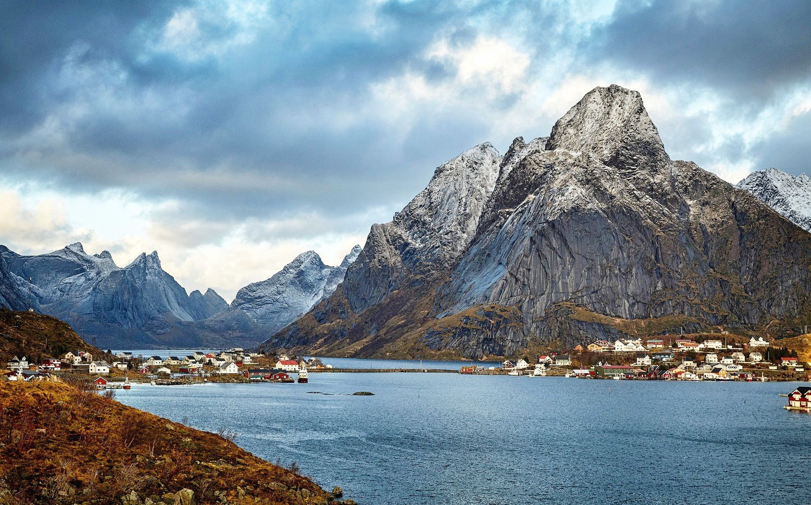Norway travel eSIM by Pirate Mobile