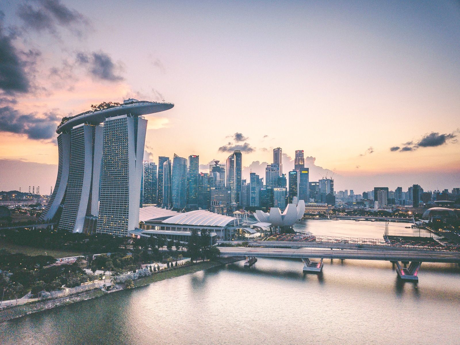 Singapore travel eSIM by Pirate Mobile